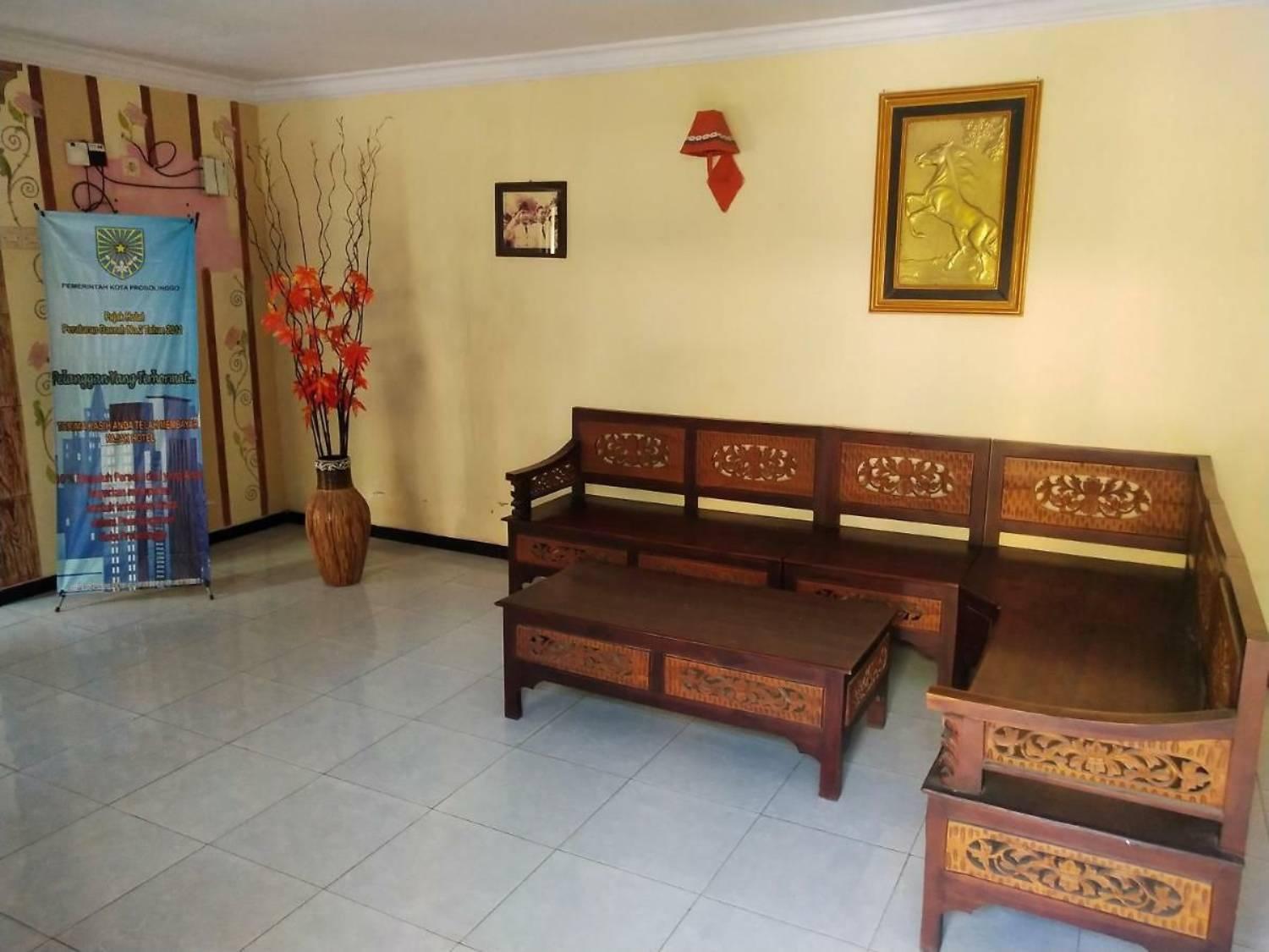 Surya Guest House Probolinggo Exteriör bild
