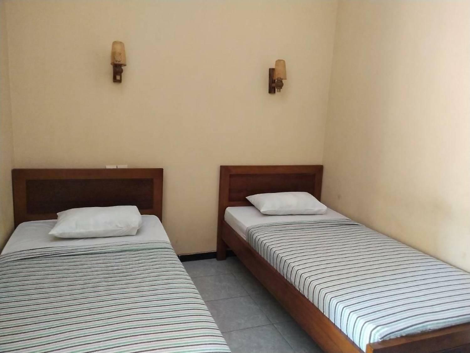 Surya Guest House Probolinggo Exteriör bild
